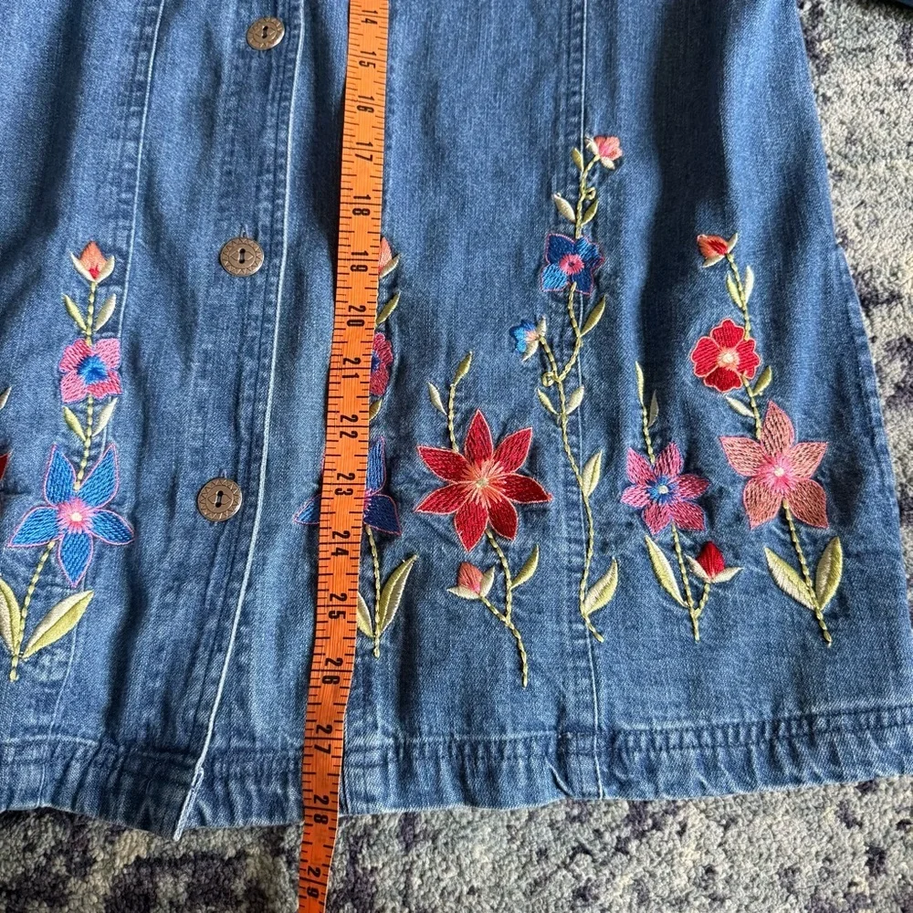 Bobbie Brooks Boho Chic Embroidered Florals Denim Shacket Size Large Whimsical - Picture 12 of 12